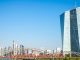 Blick auf das EZB-Gebäude und die Frankfurter Skyline – Zinscomeback